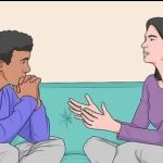Tanpa disadari, ucapan dan perbuatan seseorang bisa membuat perasaan orang terluka. Jika kamu mendapati orang melukai perasaanmu, jangan langsung marah atau mengabaikannya. Sebaiknya kamu memberitahunya, tapi dengan cara yang baik dan benar.