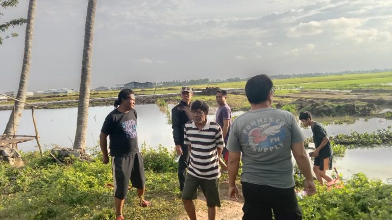 Sibertangerang.com, Kabupaten Tangerang - Seorang bocah berinisial DP (12) ditemukan tewas membiru akibat tenggelam di bekas galian yang berlokasi di Kampung Lontar, Kecamatan Kalibaru, Kecamatan Pakuhaji, Kabupaten Tangerang.
