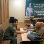 Pengelola Warung Kopi (Warkop) Dugem yang mengaku dibekingi oleh oknum polisi dan Satpol PP dipanggil petugas Satpol PP Kabupaten Tangerang. Pemanggilan itu buntut dari tetap beroperasi nya warkop tersebut usai disegel.