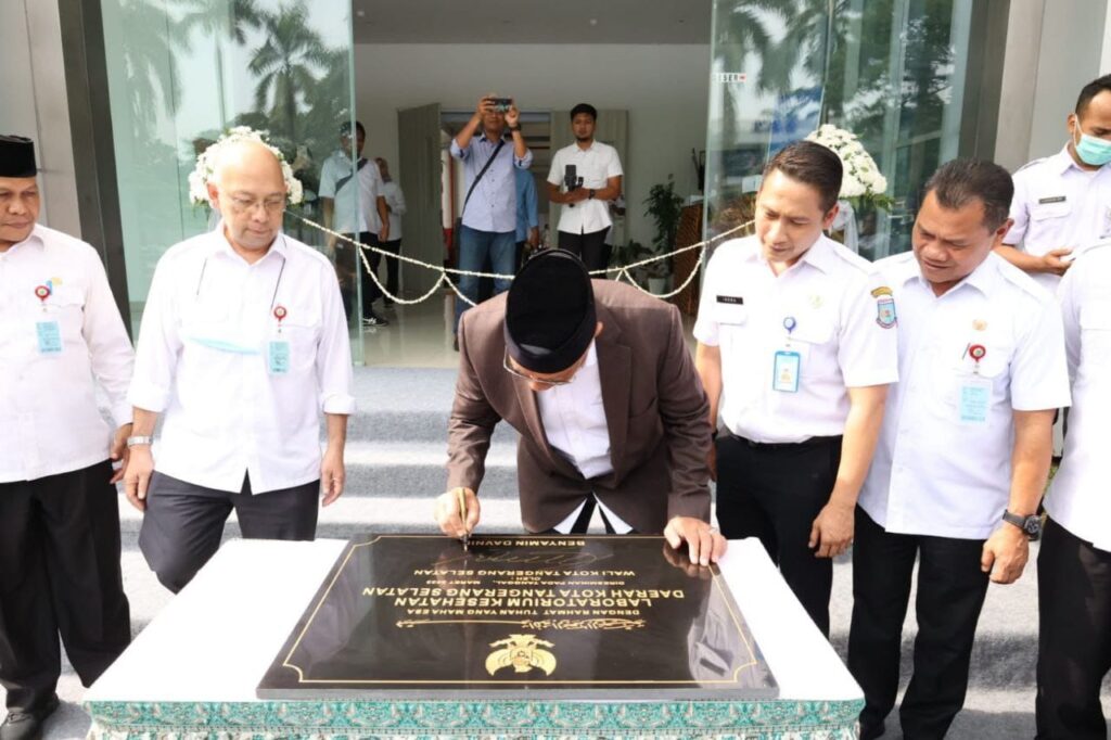 Bukti Nyata Tingkatkan Layanan Kesehatan, Walikota Tangsel Resmikan Gedung Labkesda