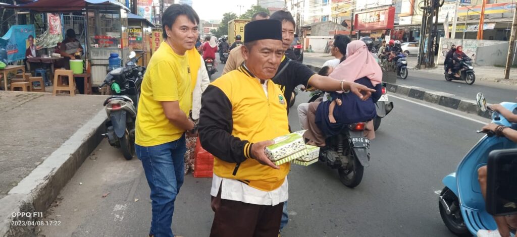 Bacaleg Suhardi Dukung Penuh Kegiatan Bagi-bagi Takjil SATRIA