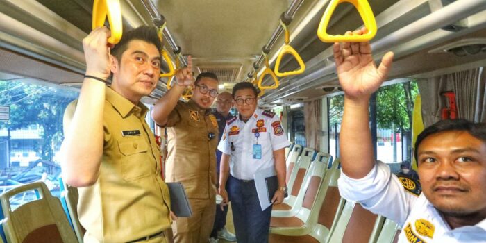 Bus Anggrek Difungsikan Jadi Angkutan Antar Jemput Anak Sekolah