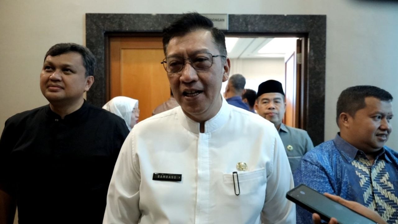 Sekda Tangsel, Bambang.