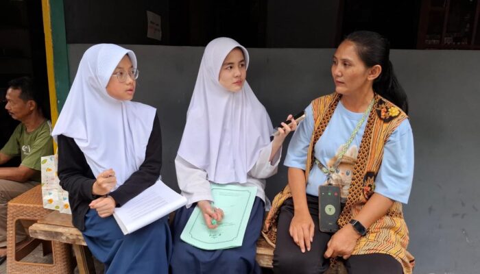Riset Pencemaran Pestisida Sungai Cisadane Antar Dua Siswa SMP Al-Azhar BSD Raih Emas OPSI